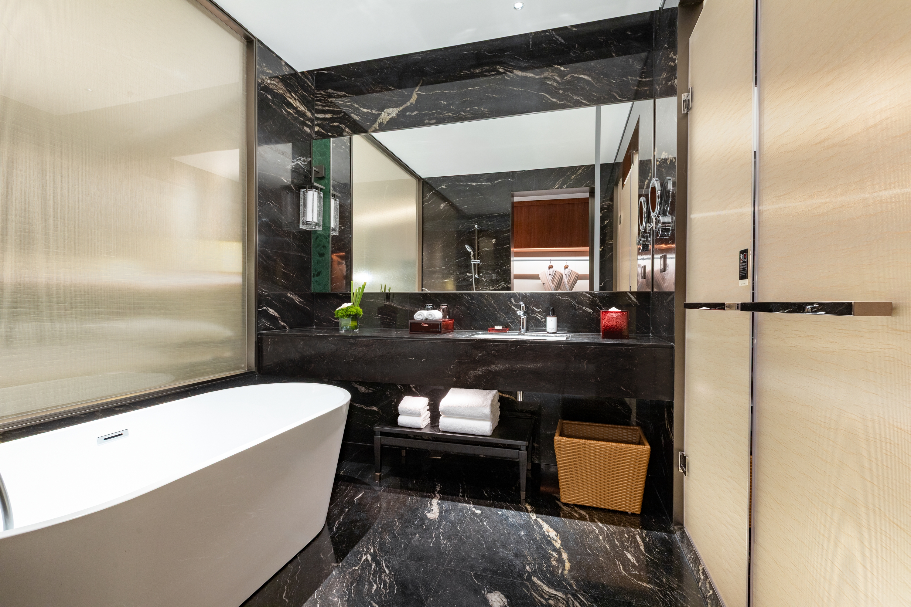 Guest room bath at the Wyndham Grand Tengchong Hot Spring in Tengchong, Other than US/Canada