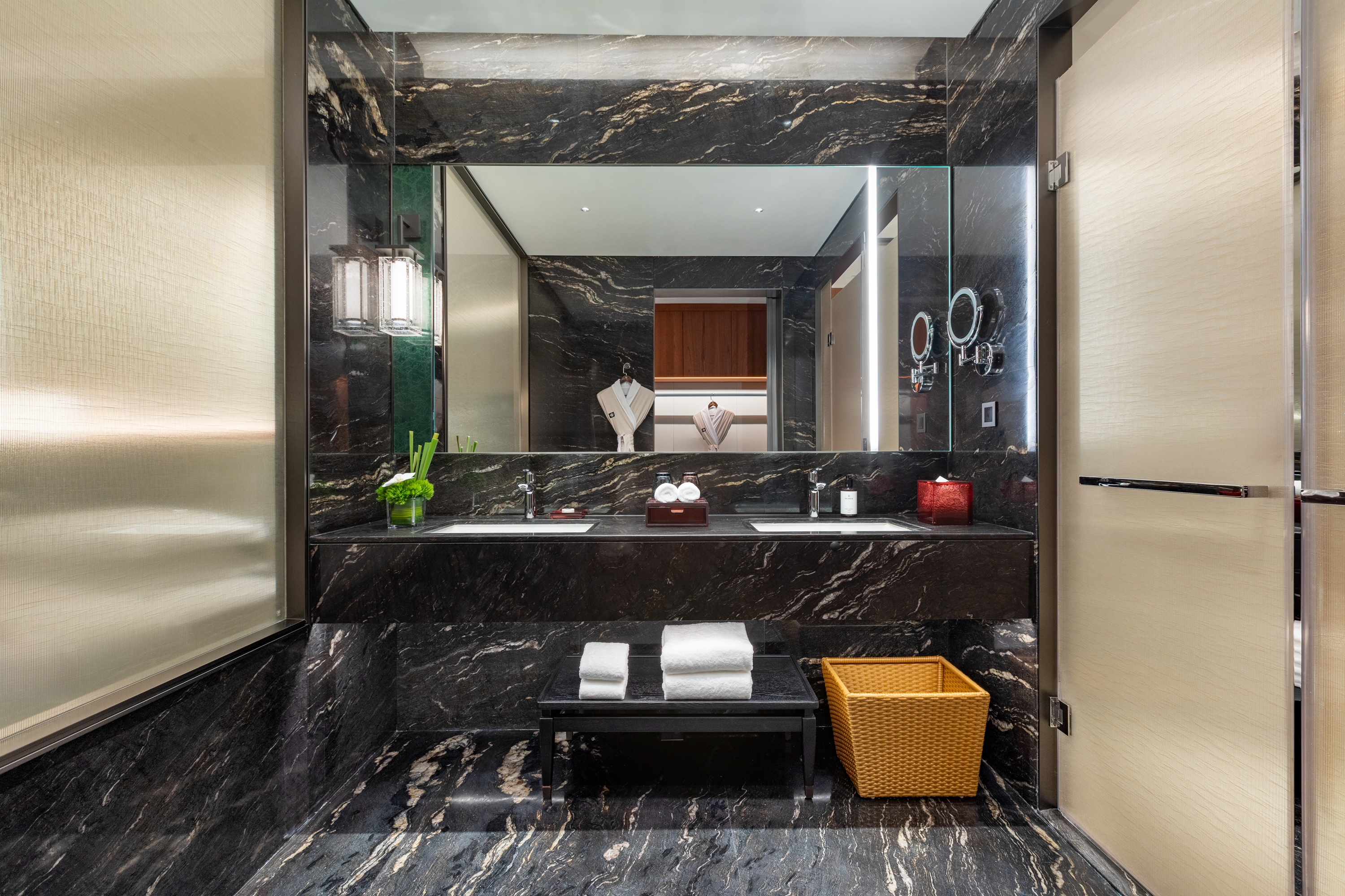Guest room bath at the Wyndham Grand Tengchong Hot Spring in Tengchong, Other than US/Canada