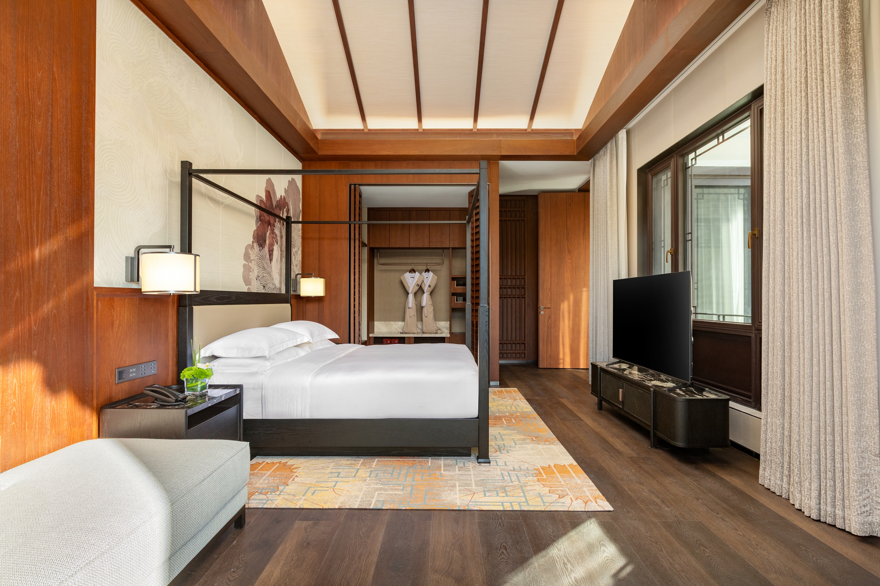 Guest room at the Wyndham Grand Tengchong Hot Spring in Tengchong, Other than US/Canada