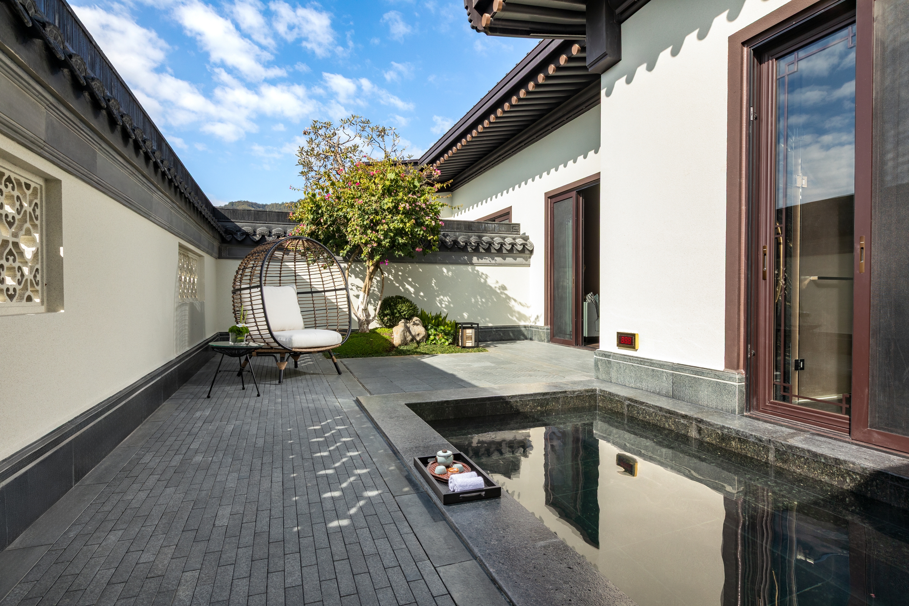 Guest room feature at the Wyndham Grand Tengchong Hot Spring in Tengchong, Other than US/Canada