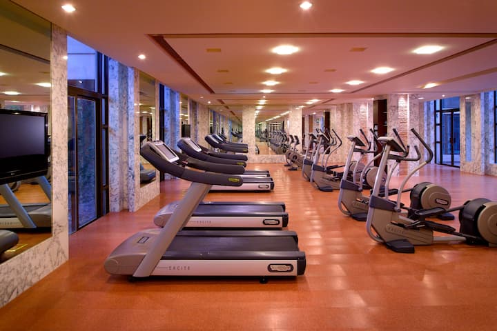 Fitness room at Wyndham Grand Tianjin Jingjin City in Tianjin, Other than US/Canada