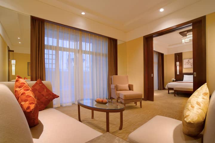 Guest room at the Wyndham Grand Tianjin Jingjin City in Tianjin, Other than US/Canada