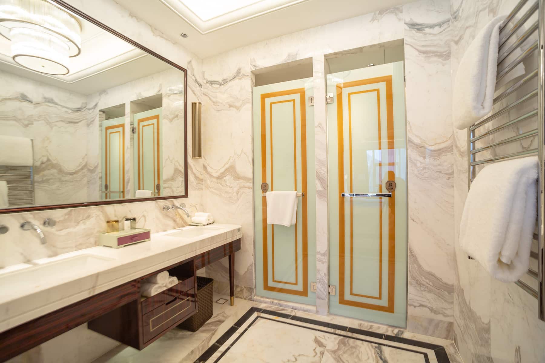 Guest room bath at the Wyndham Grand Tongren Downtown Hotel in Tongren, Other than US/Canada