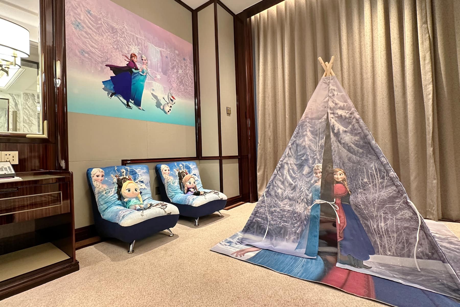 Guest room at the Wyndham Grand Tongren Downtown Hotel in Tongren, Other than US/Canada