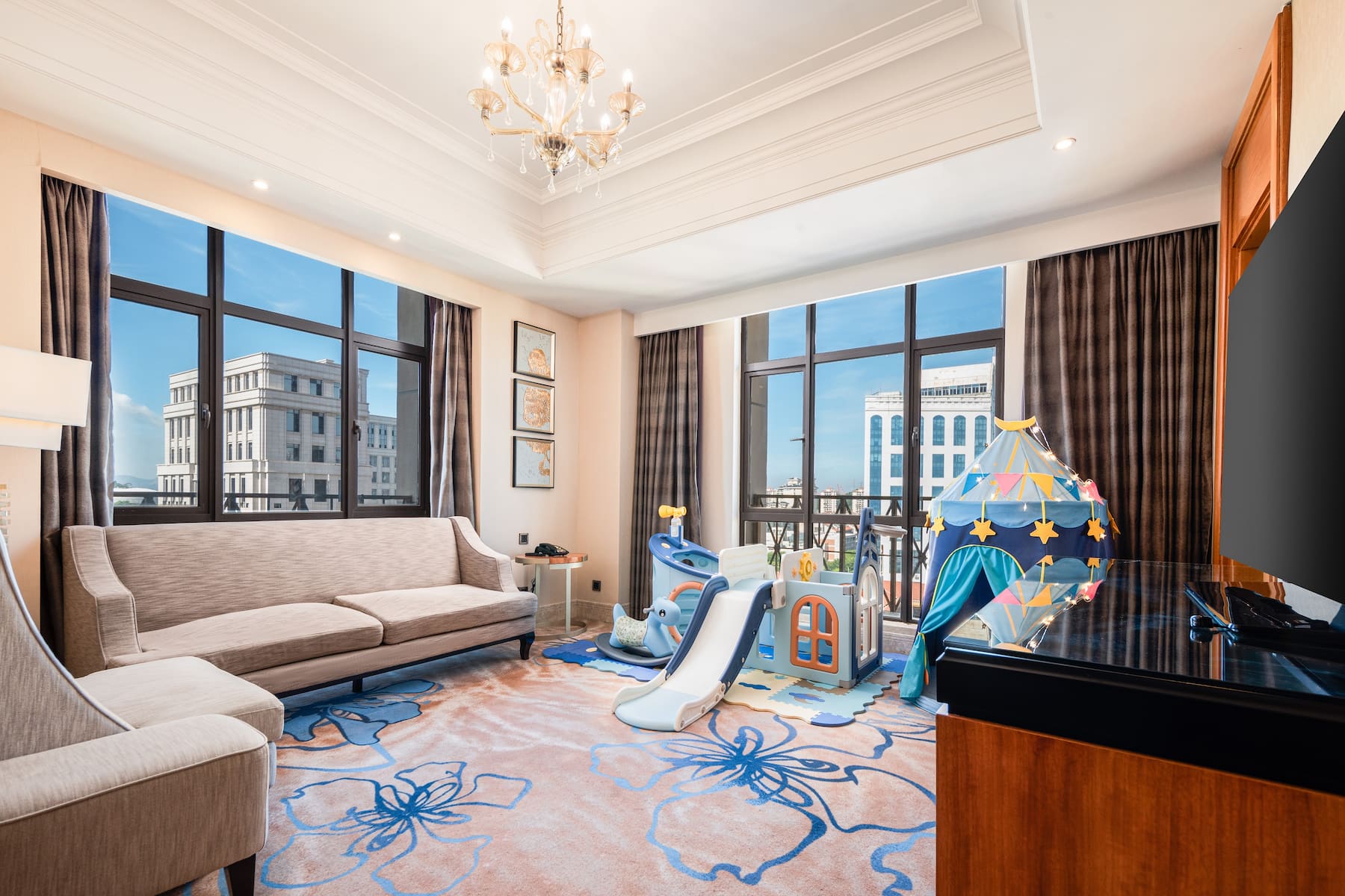 Guest room at the Wyndham Grand Xiamen Haicang in Xiamen, Other than US/Canada