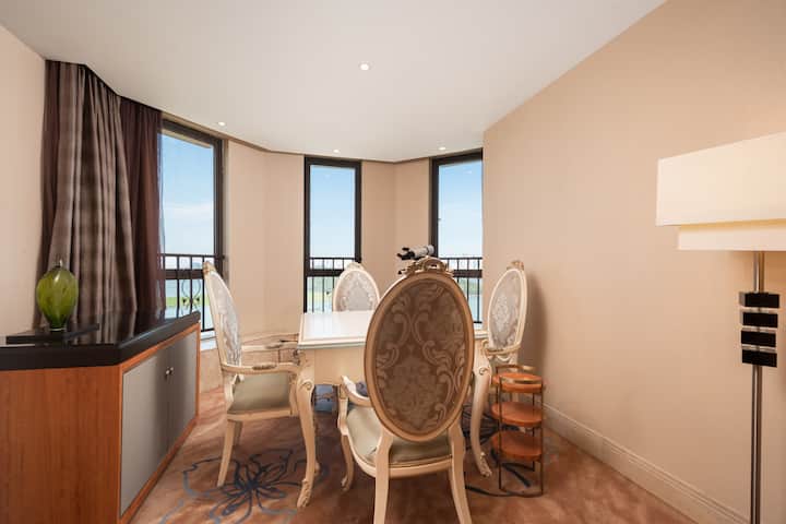 Guest room at the Wyndham Grand Xiamen Haicang in Xiamen, Other than US/Canada