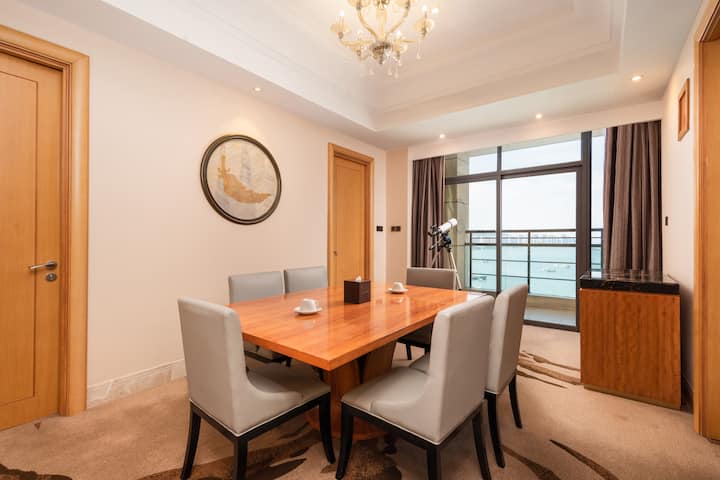 Guest room at the Wyndham Grand Xiamen Haicang in Xiamen, Other than US/Canada