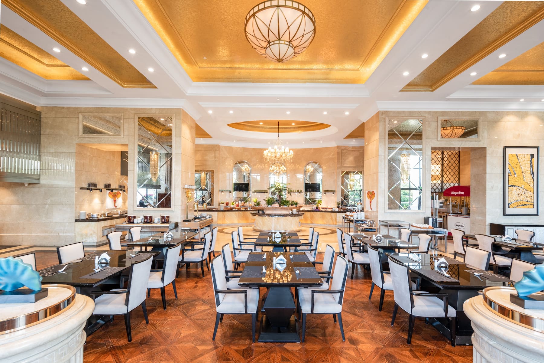 Wyndham Grand Xiamen Haicang restaurant in Xiamen, Other than US/Canada