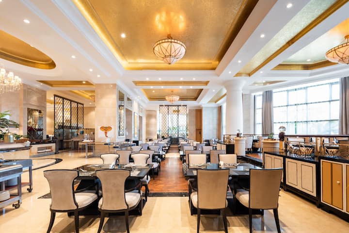 Wyndham Grand Xiamen Haicang restaurant in Xiamen, Other than US/Canada