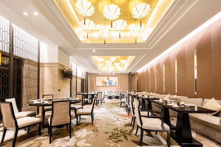 Wyndham Grand Xiamen Haicang restaurant in Xiamen, Other than US/Canada