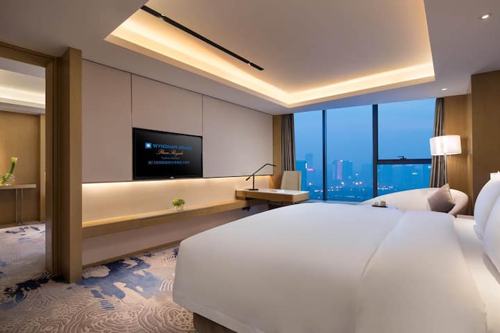 Guest room at the Wyndham Grand Plaza Royale Yuzhou Xiamen in Xiamen, Other than US/Canada