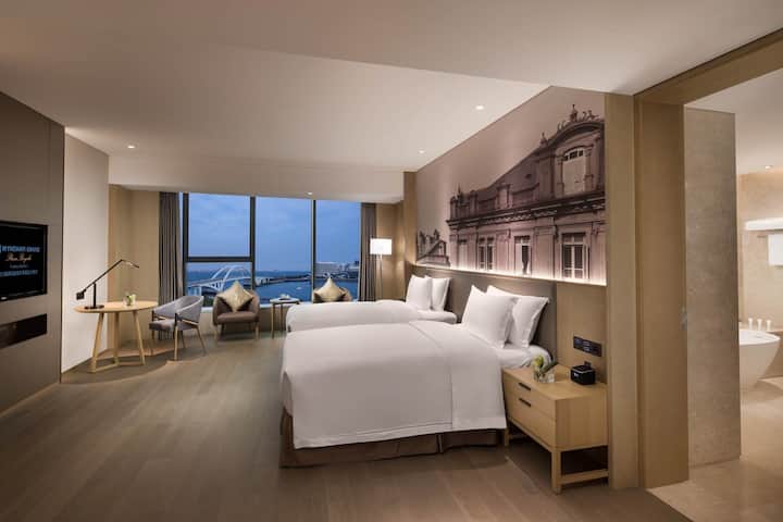 Guest room at the Wyndham Grand Plaza Royale Yuzhou Xiamen in Xiamen, Other than US/Canada
