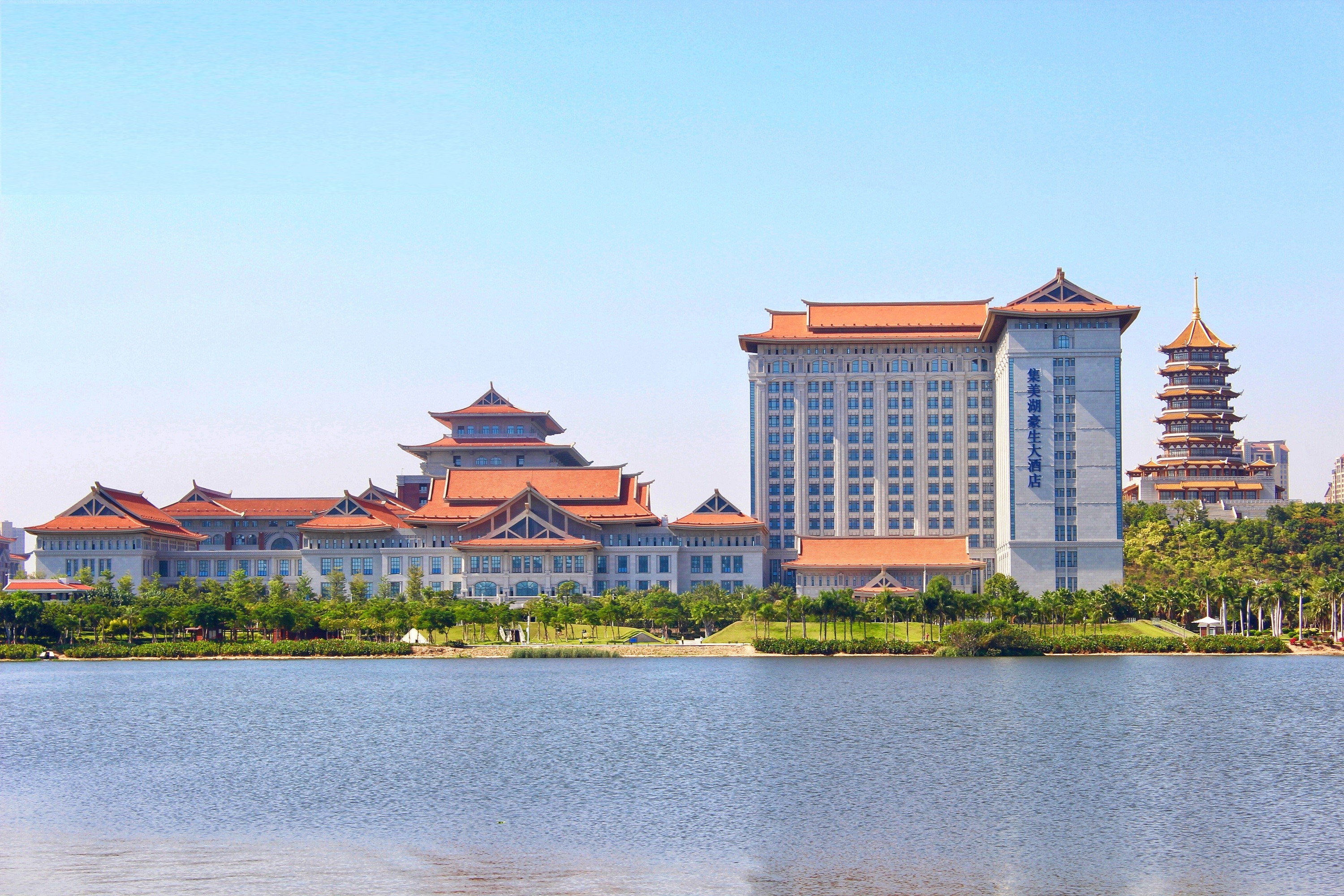 Exterior of Wyndham Grand Plaza Royale Jimei Xiamen hotel in Xiamen, Other than US/Canada