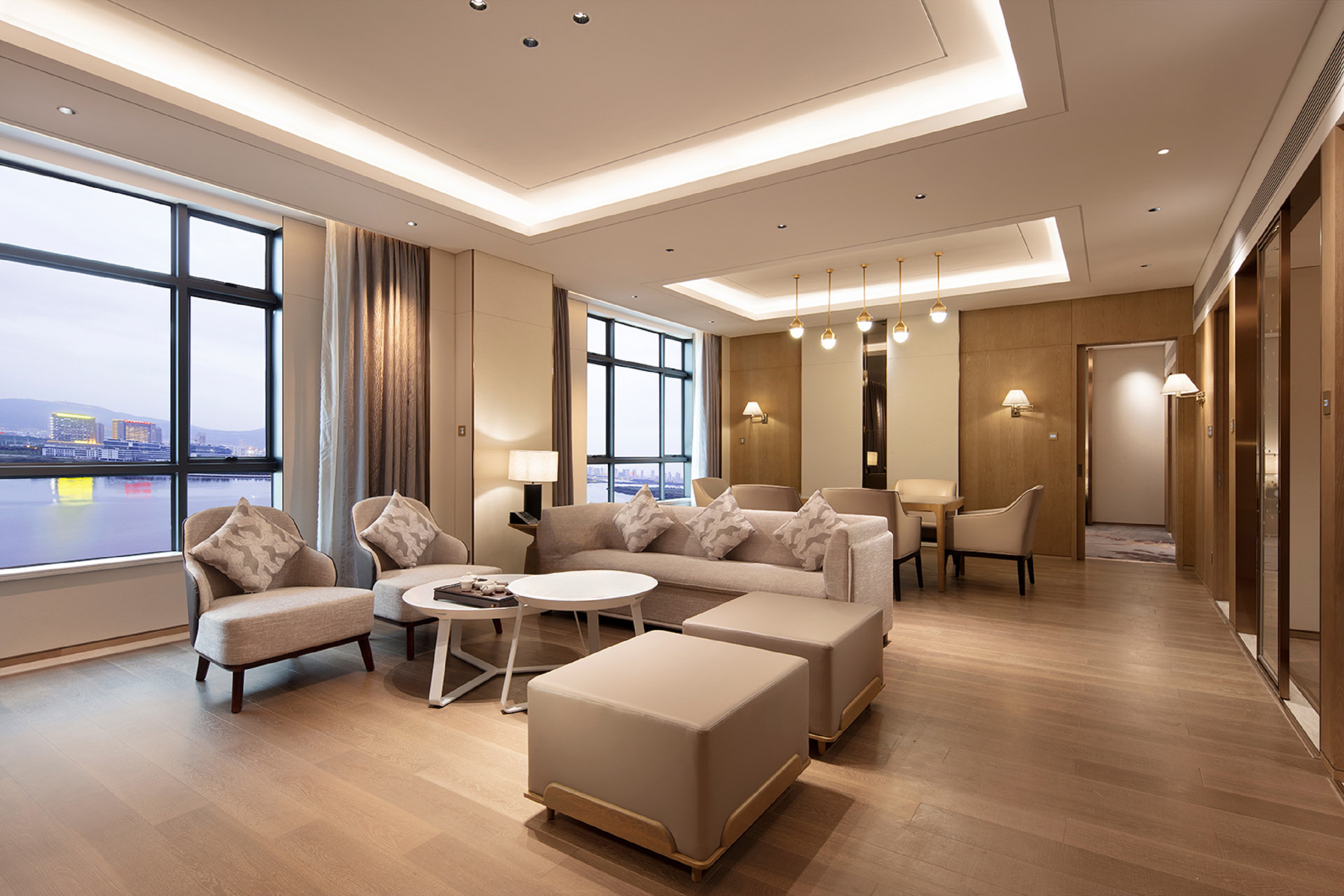 Wyndham Grand Plaza Royale Jimei Xiamen suite in Xiamen, Other than US/Canada