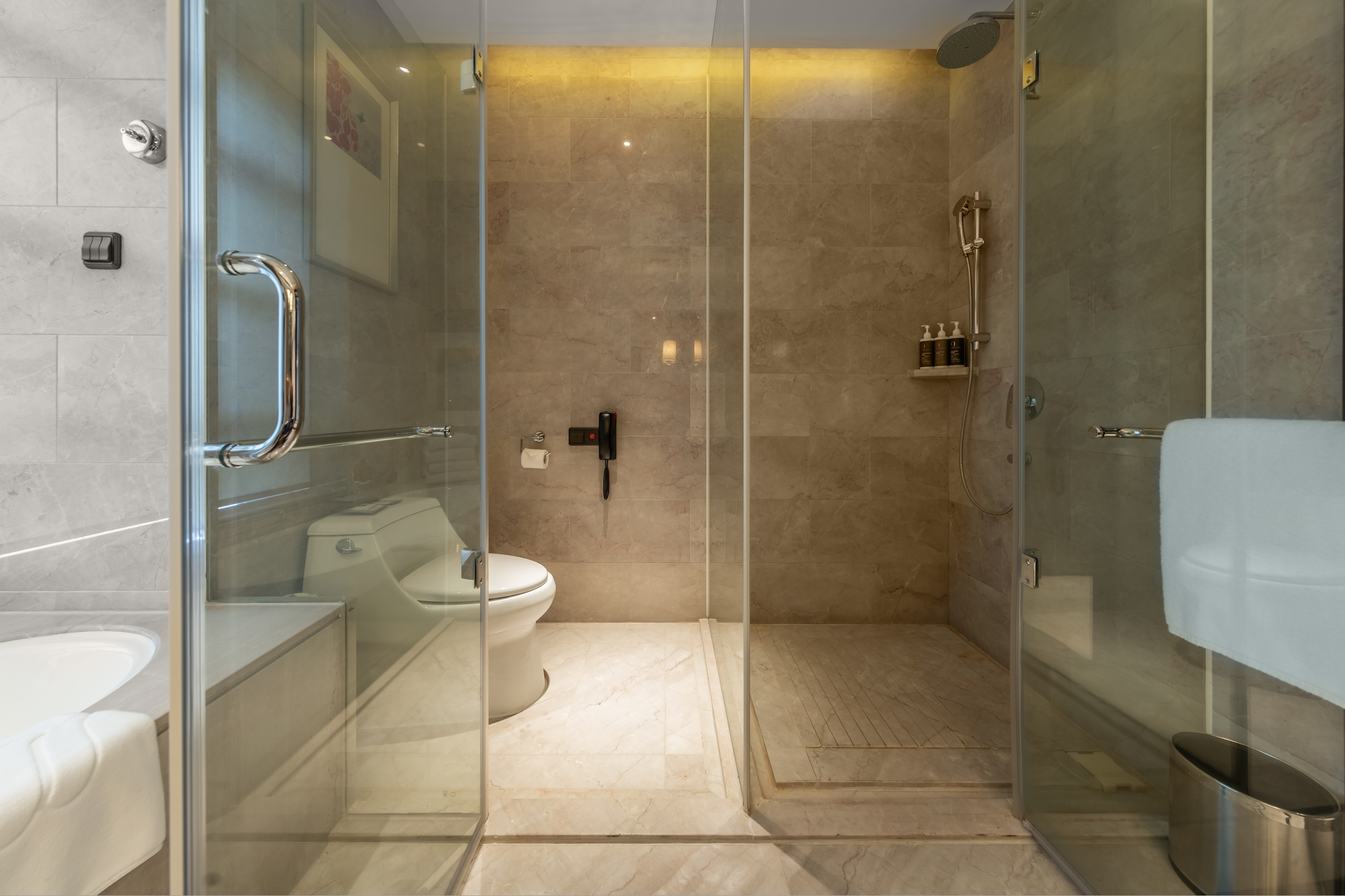 Guest room bath at the Wyndham Grand Xian South in Xian, Other than US/Canada