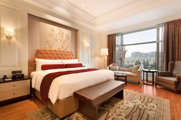 Guest room at the Wyndham Grand Xian South in Xian, Other than US/Canada