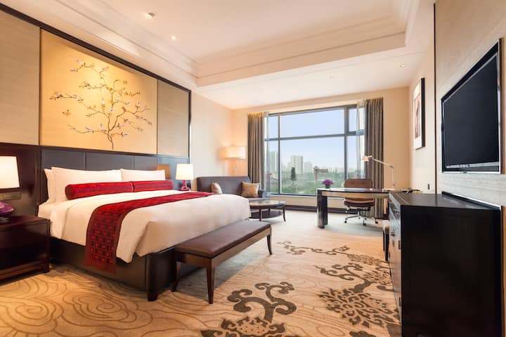 Guest room at the Wyndham Grand Xian South in Xian, Other than US/Canada