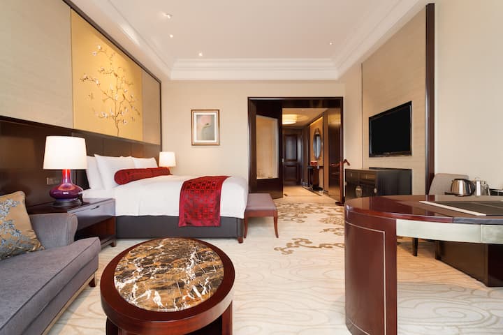 Guest room at the Wyndham Grand Xian South in Xian, Other than US/Canada
