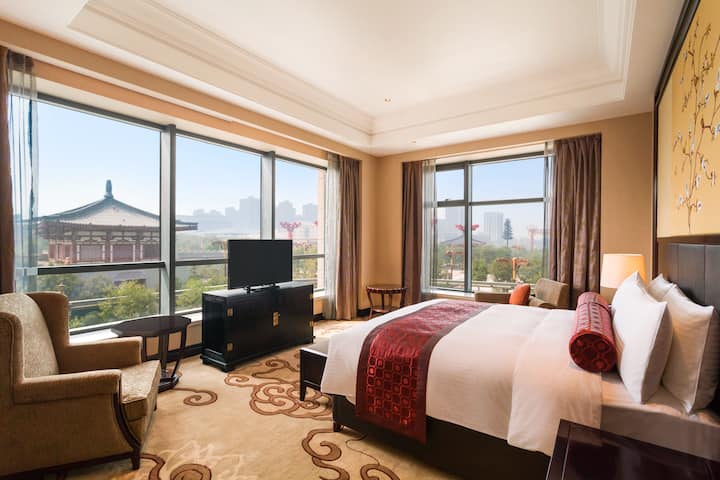Guest room at the Wyndham Grand Xian South in Xian, Other than US/Canada