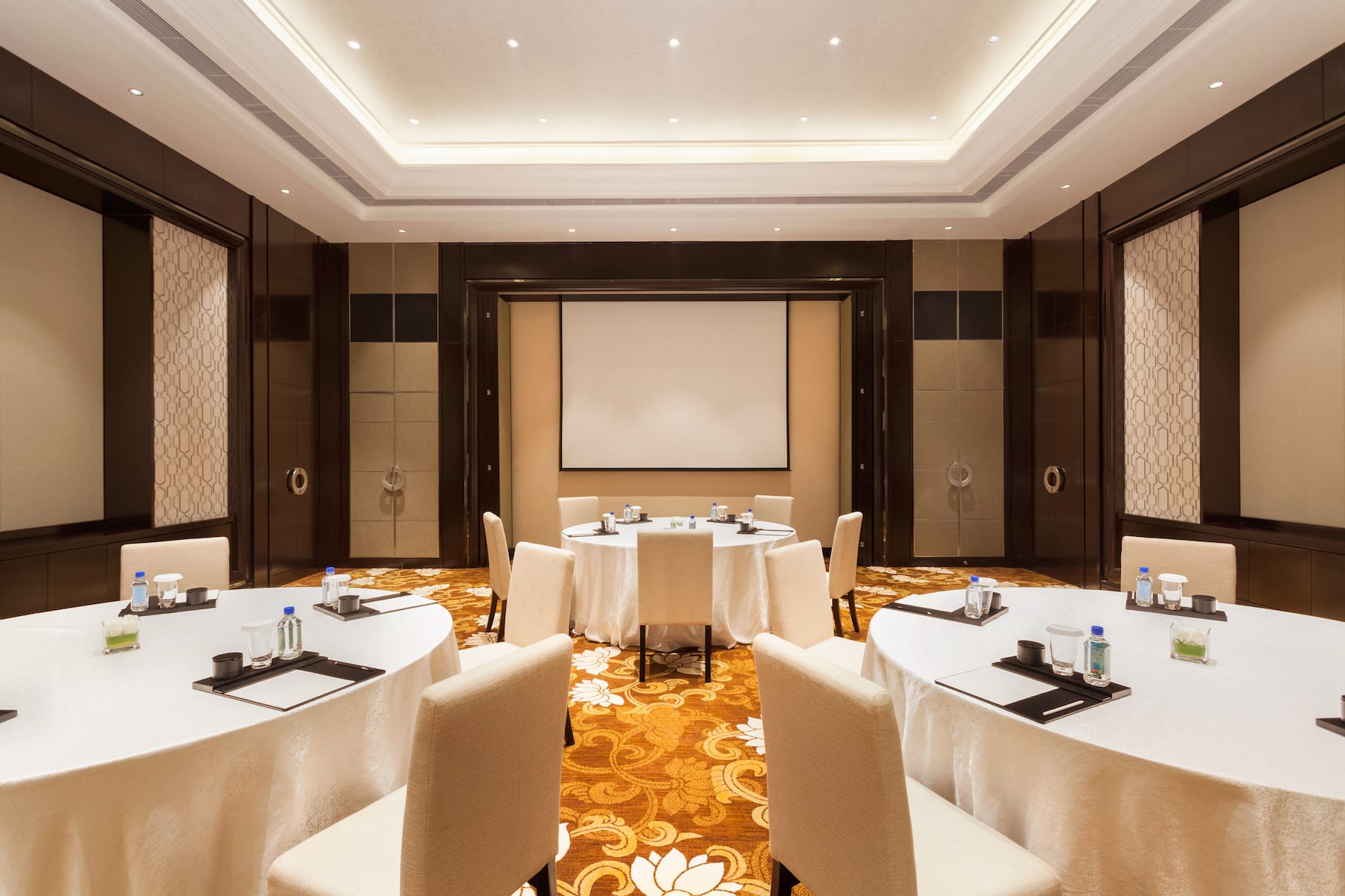 Meeting room at Wyndham Grand Xian South in Xian, Other than US/Canada