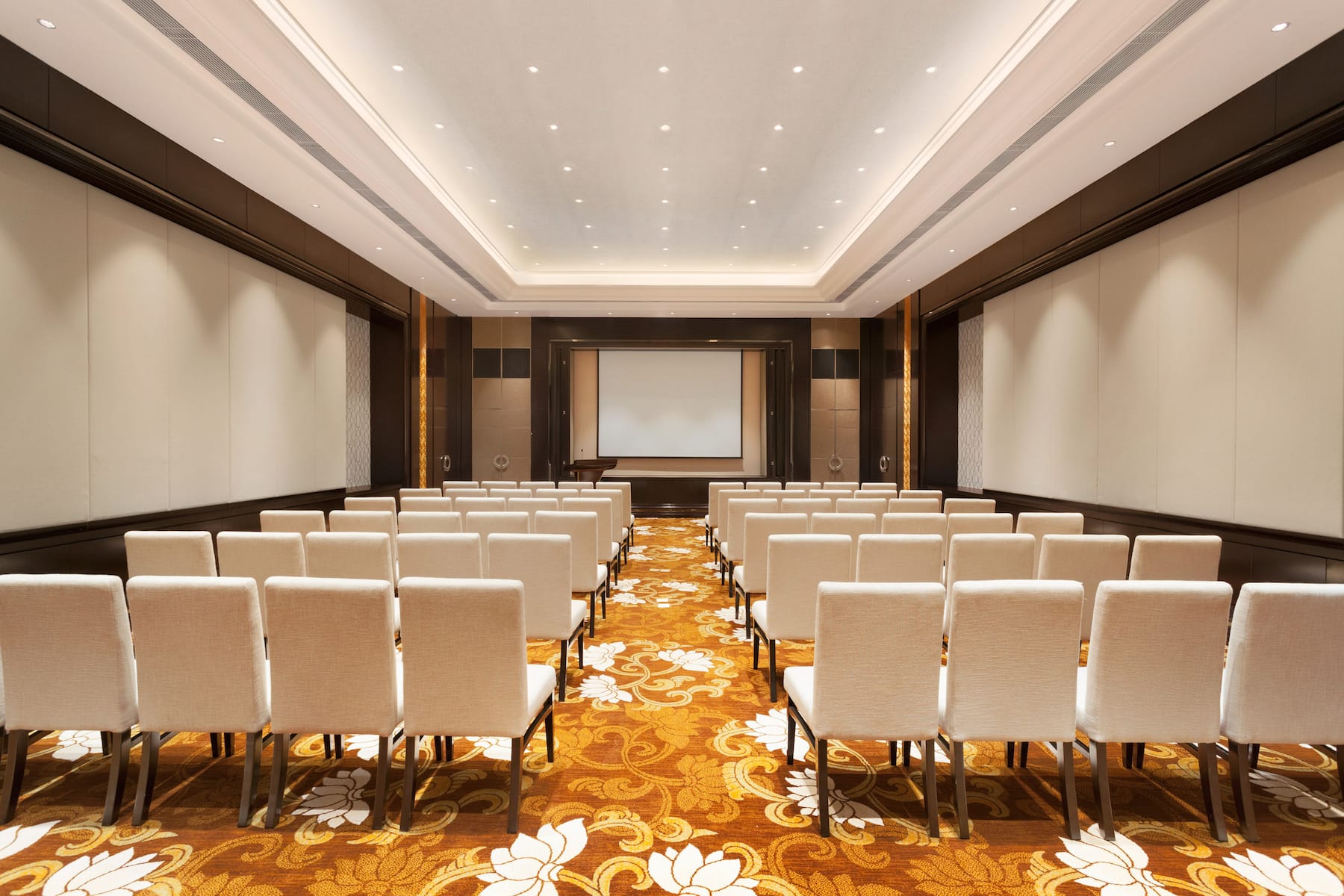 Meeting room at Wyndham Grand Xian South in Xian, Other than US/Canada