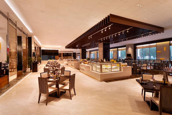 Wyndham Grand Xian South restaurant in Xian, Other than US/Canada