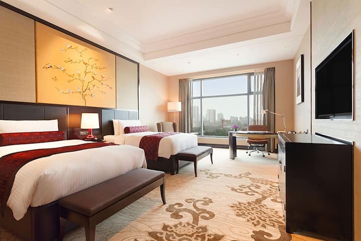 Double bed guest room at the Wyndham Grand Xian South in Xian, Other than US/Canada