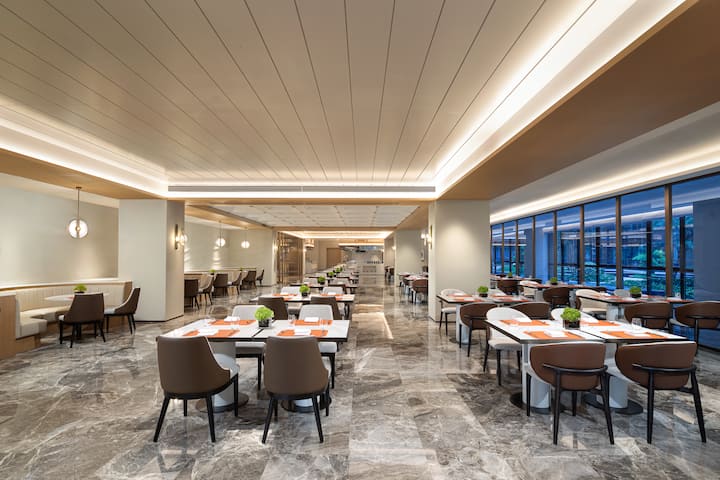 Wyndham Grand Xinchang Downtown restaurant in Xinchang, Other than US/Canada