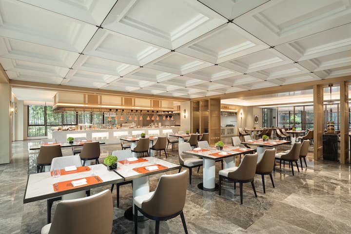 Wyndham Grand Xinchang Downtown restaurant in Xinchang, Other than US/Canada