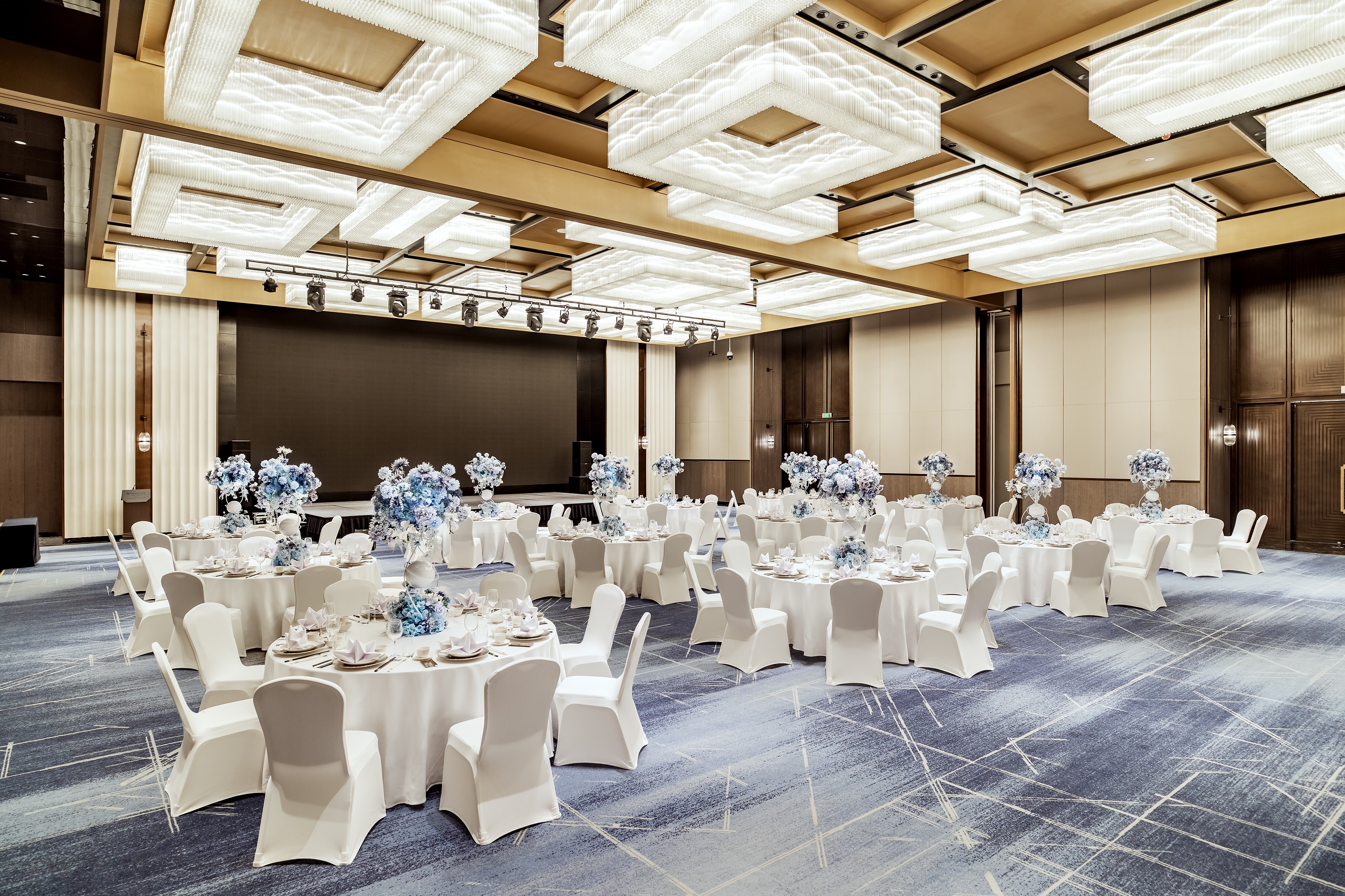 Wyndham Grand Plaza Royale Yujia Anhua ballroom in Yiyang, Other than US/Canada
