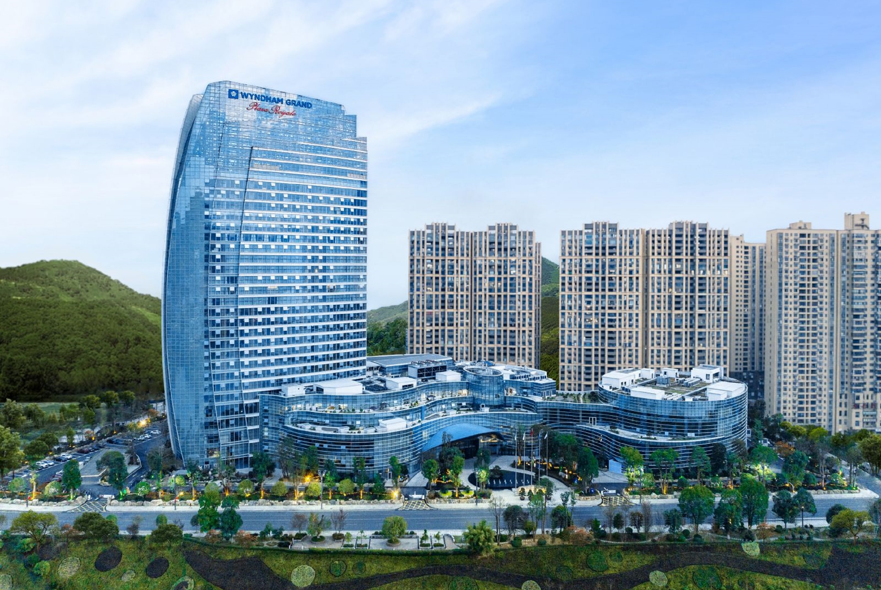 Exterior Day Image of Wyndham Grand Plaza Royale Yujia Anhua hotel in Yiyang, Other than US/Canada