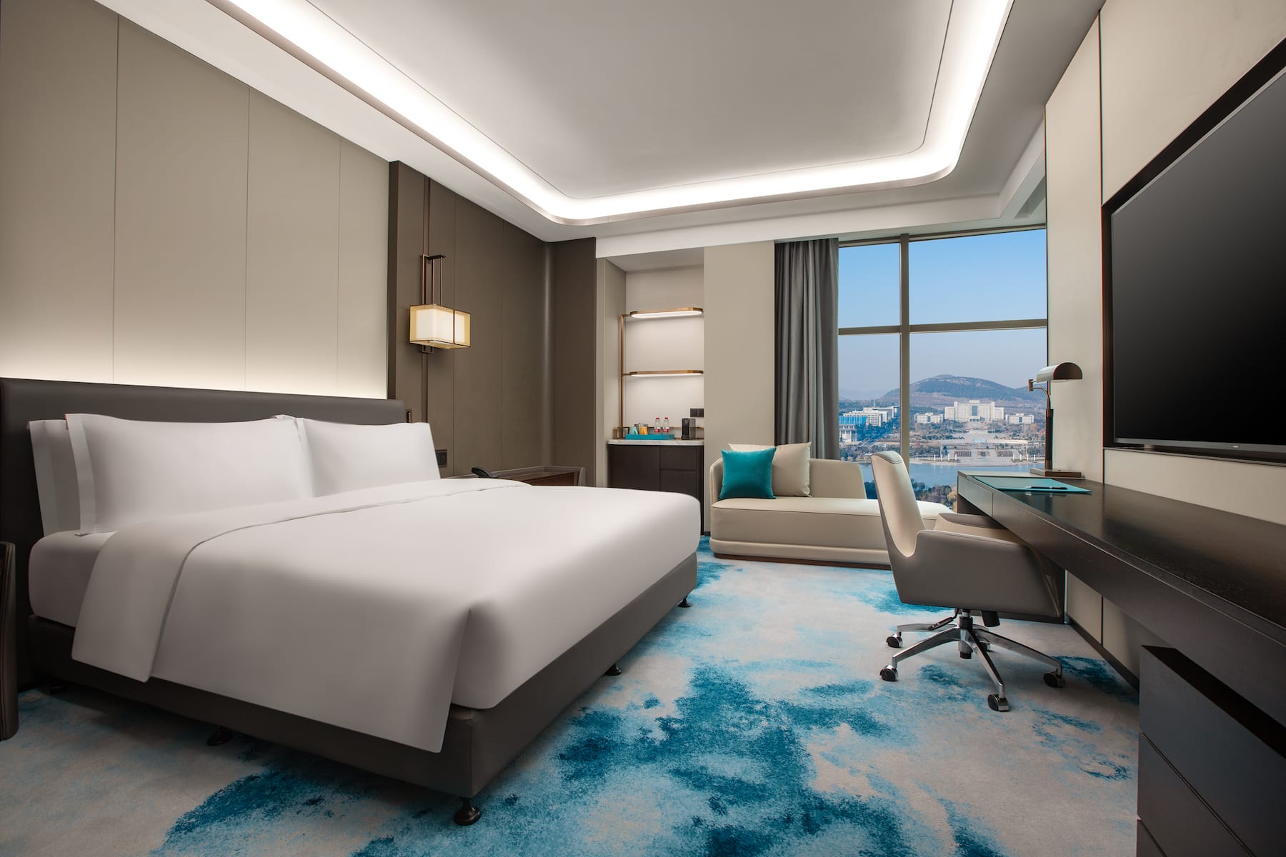 Guest room at the Wyndham Grand Zaozhuang in Zaozhuang, Other than US/Canada