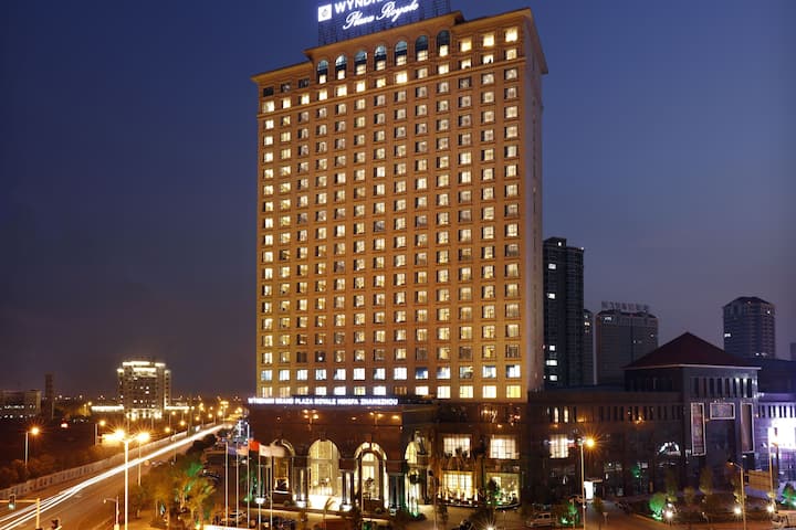Exterior of Wyndham Grand Plaza Royale Mingfa Zhangzhou hotel in Zhangzhou, Other than US/Canada