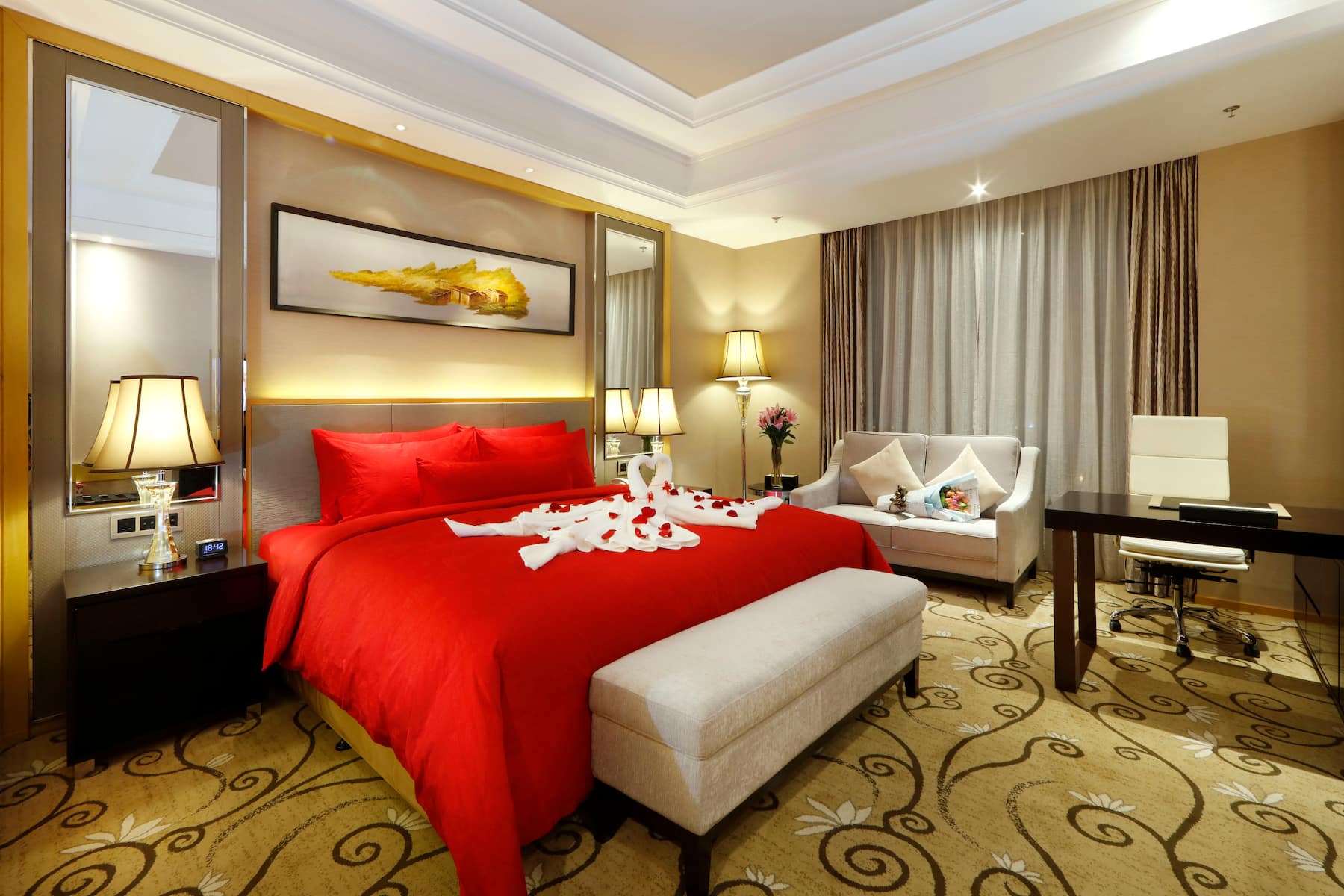 Guest room at the Wyndham Grand Plaza Royale Mingfa Zhangzhou in Zhangzhou, Other than US/Canada