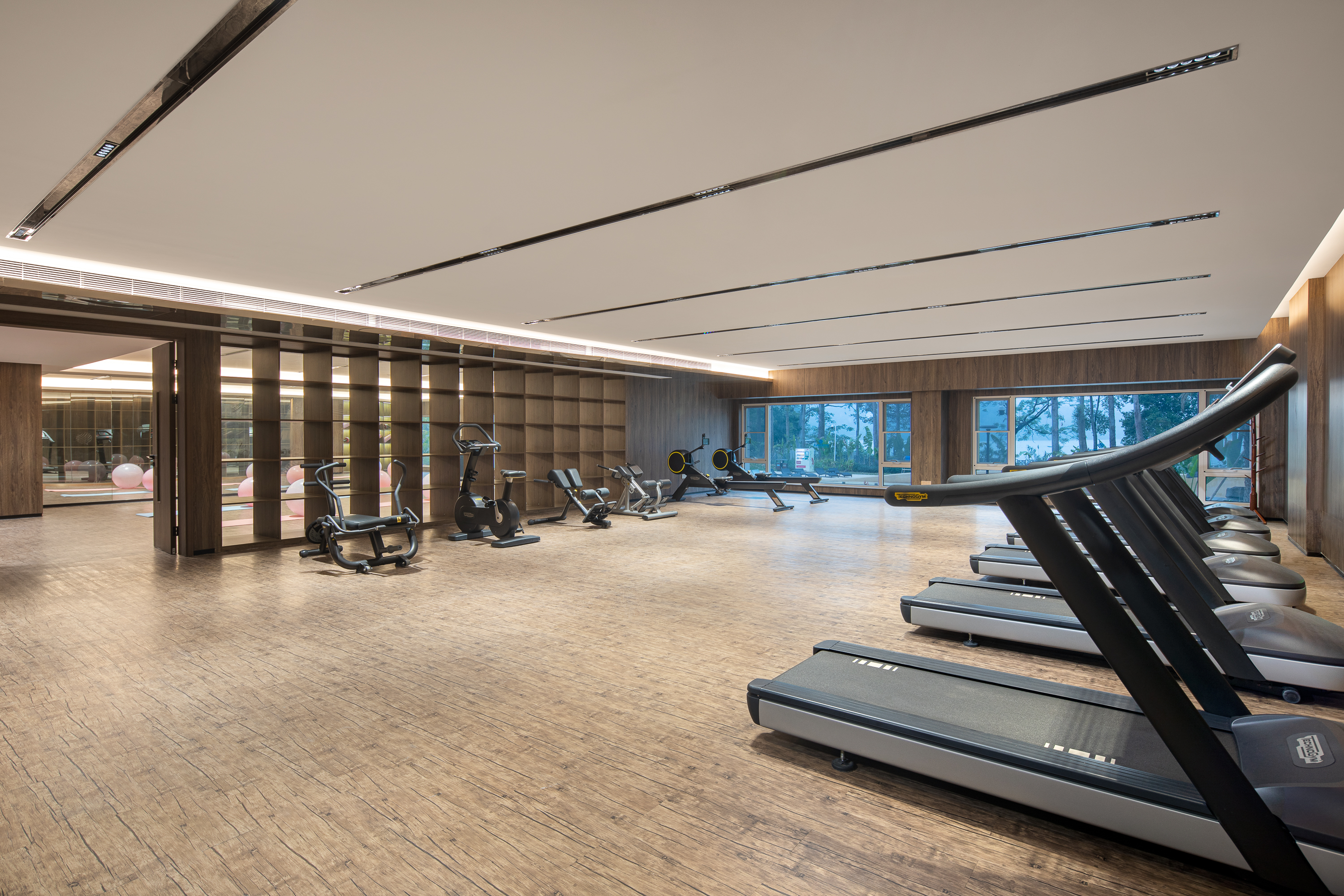 Fitness room at Wyndham Grand Zhaoqing Downtown in Zhaoqing, Other than US/Canada