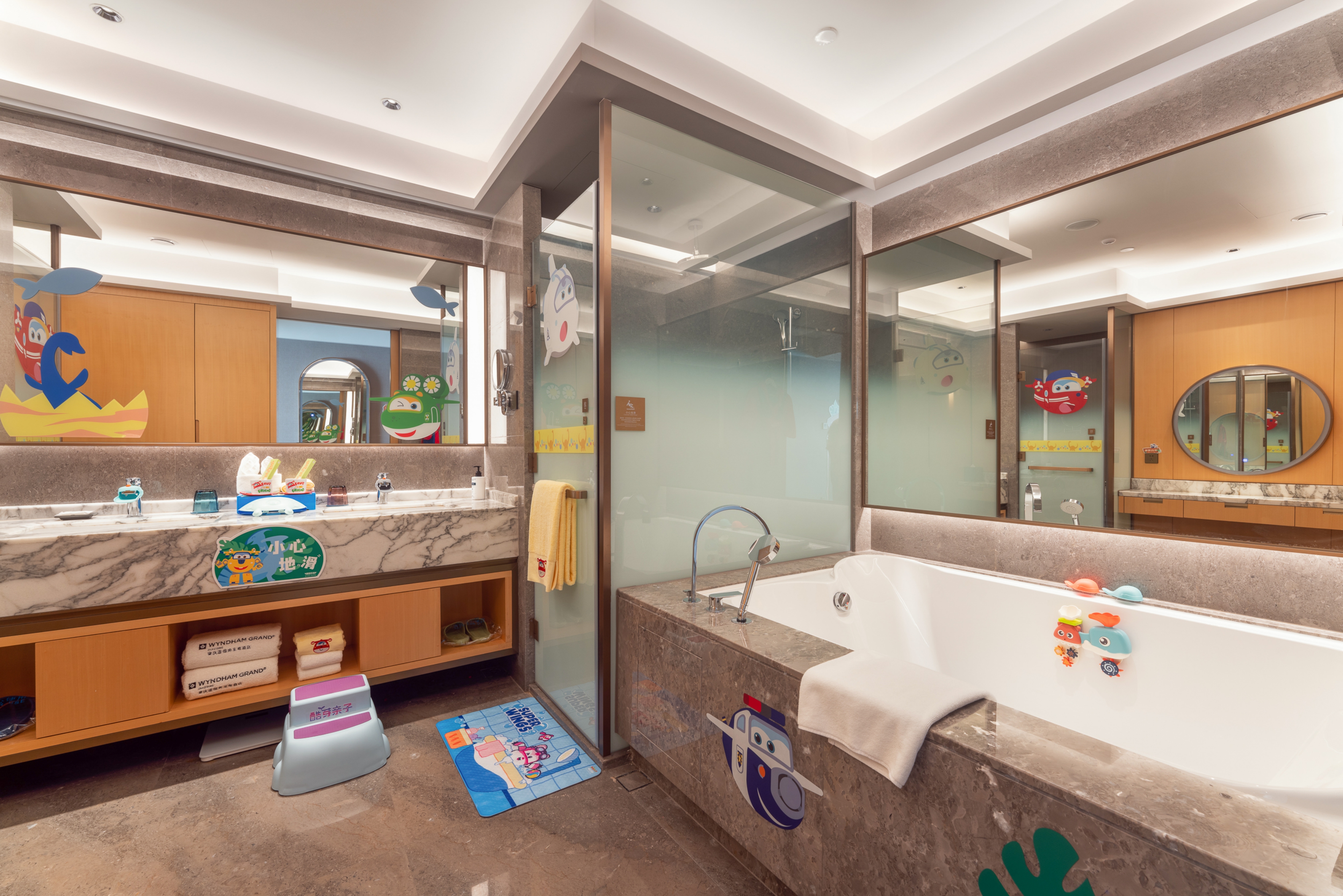 Guest room bath at the Wyndham Grand Zhaoqing Downtown in Zhaoqing, Other than US/Canada