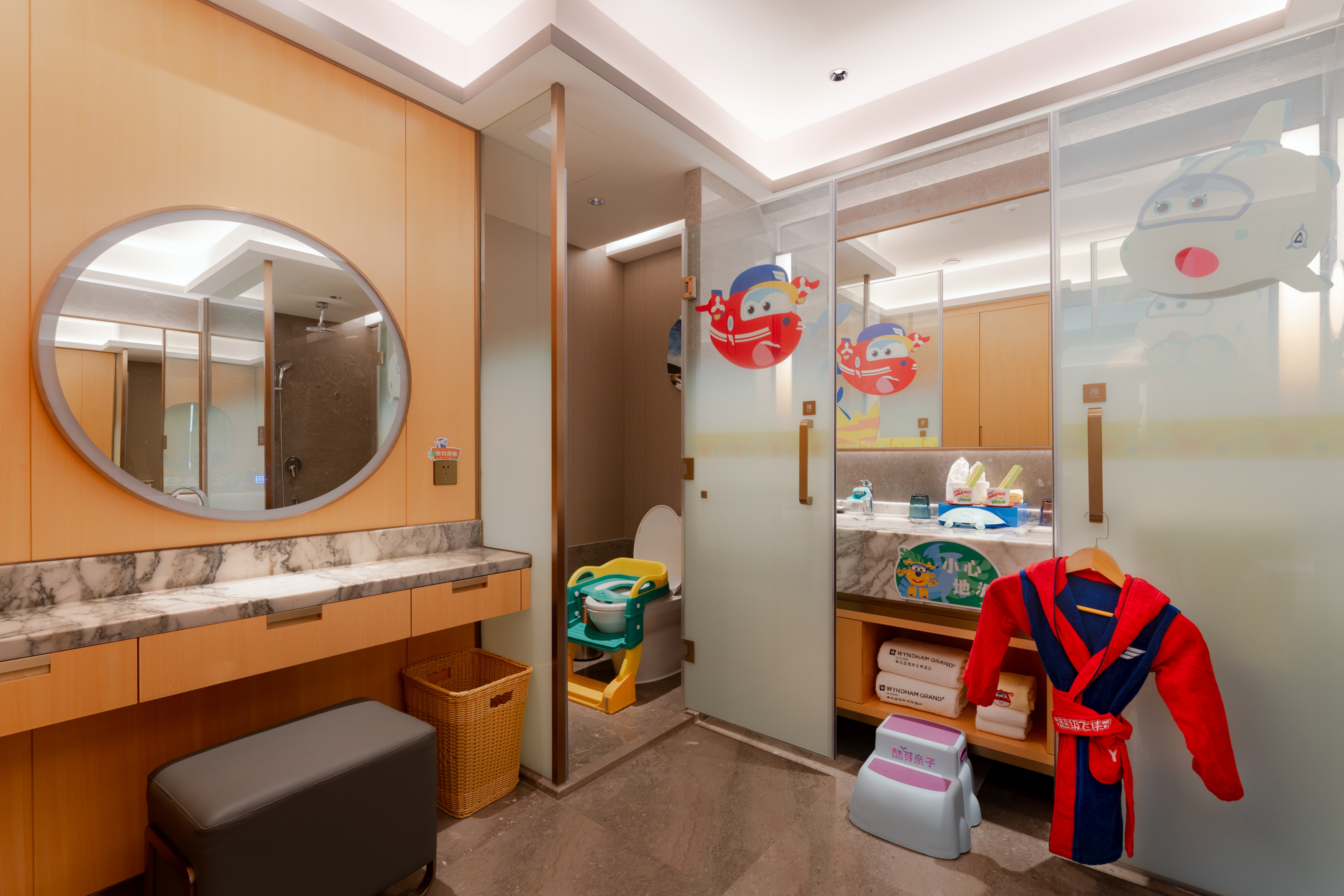 Guest room bath at the Wyndham Grand Zhaoqing Downtown in Zhaoqing, Other than US/Canada