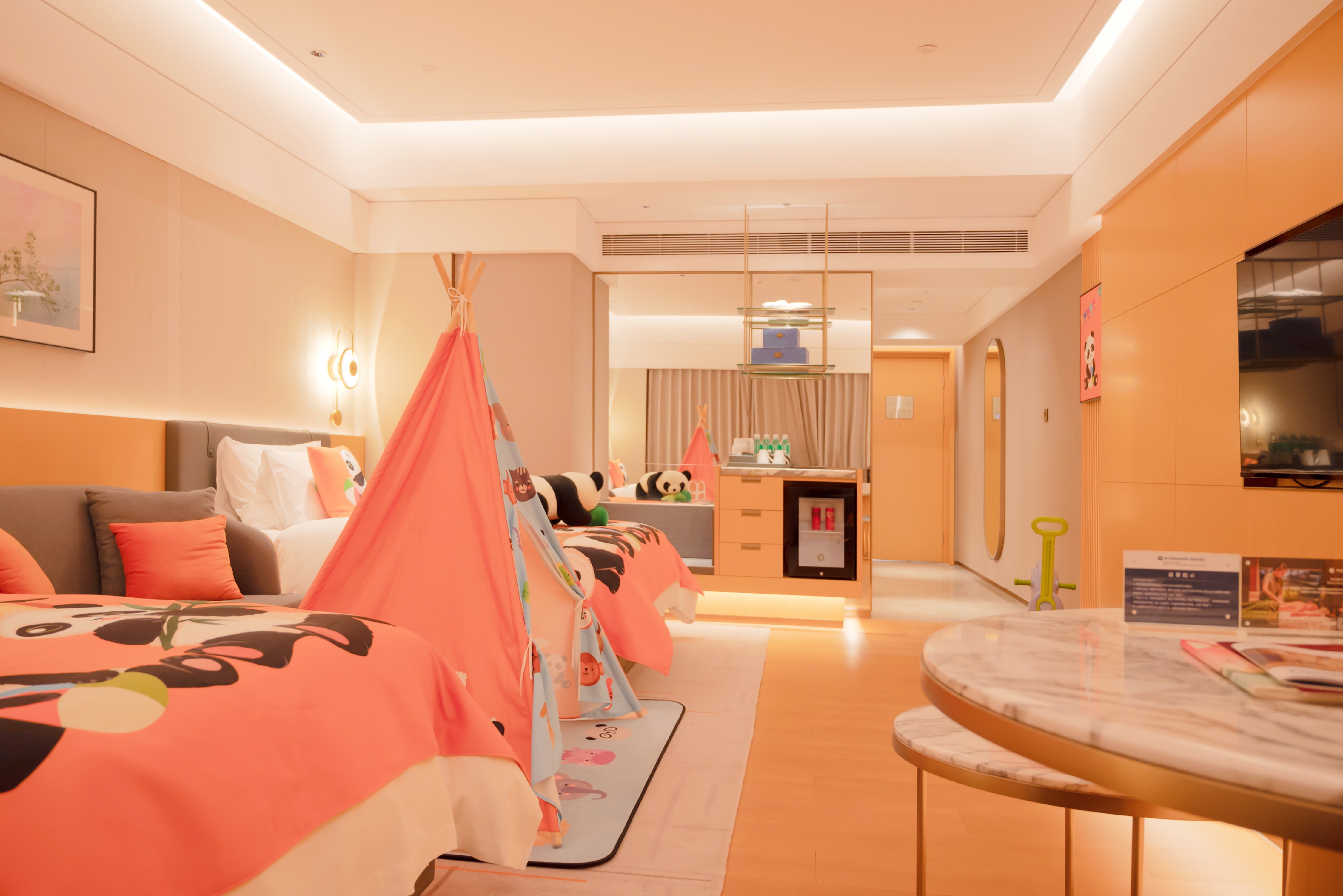 Guest room at the Wyndham Grand Zhaoqing Downtown in Zhaoqing, Other than US/Canada