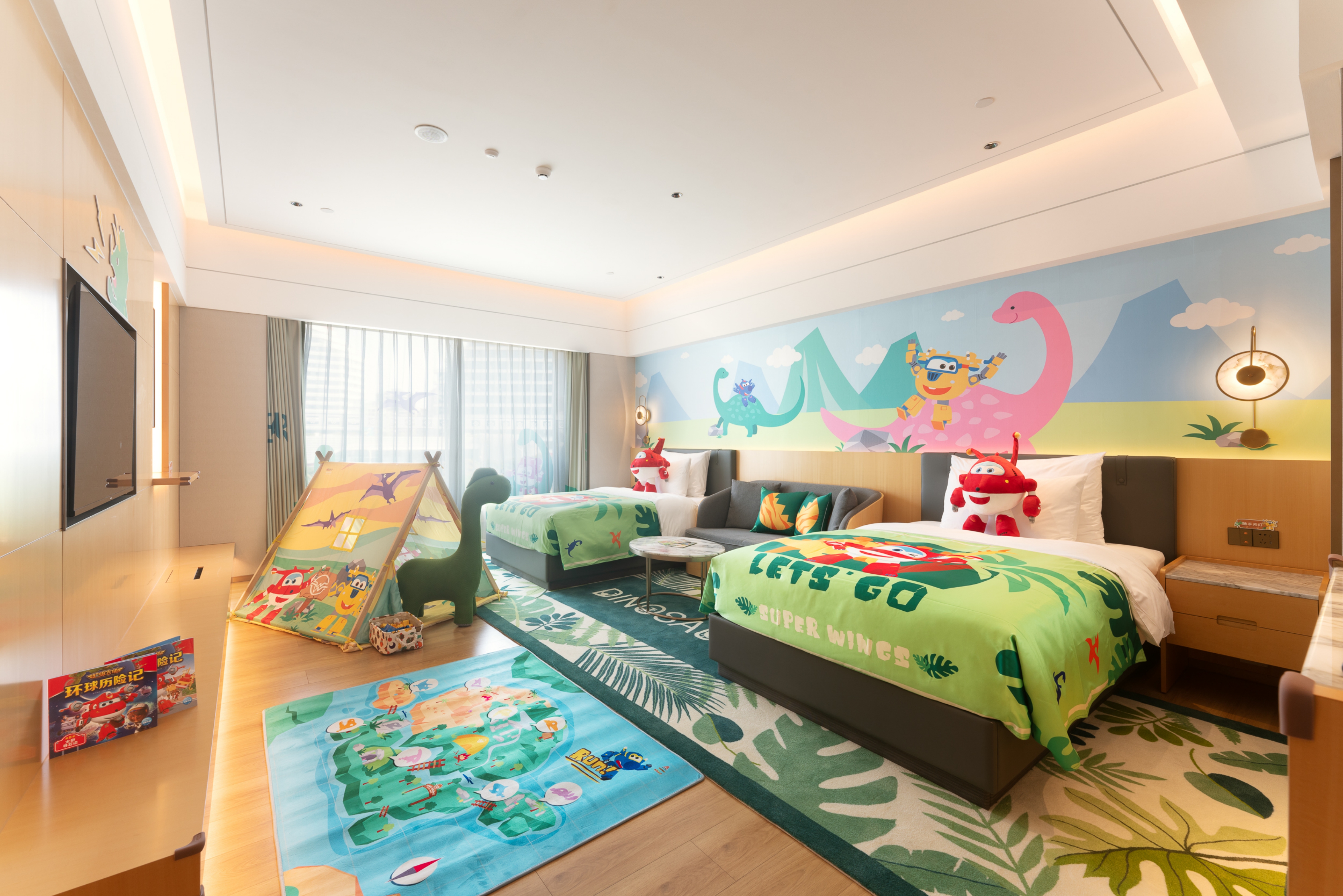 Guest room at the Wyndham Grand Zhaoqing Downtown in Zhaoqing, Other than US/Canada