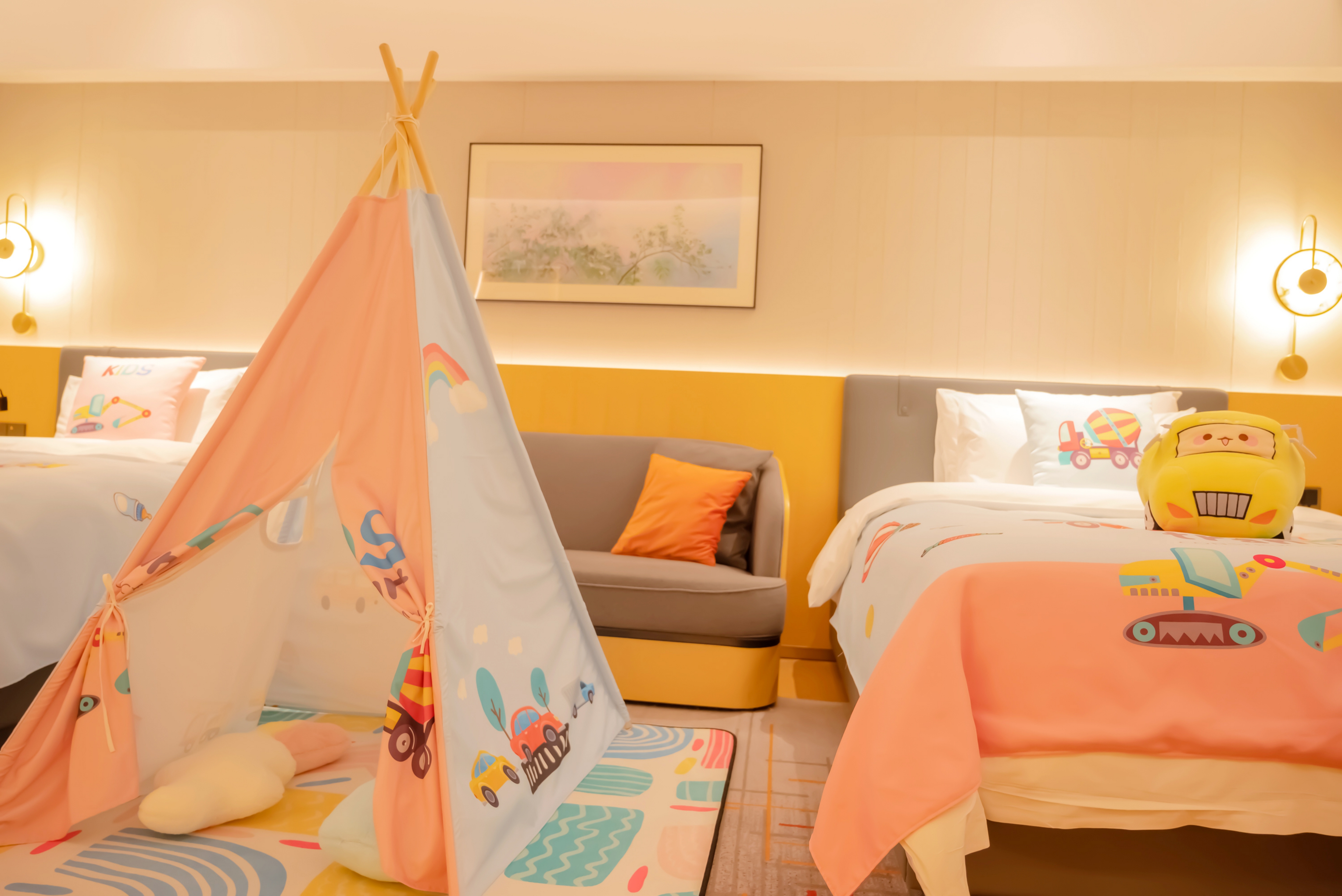 Guest room at the Wyndham Grand Zhaoqing Downtown in Zhaoqing, Other than US/Canada