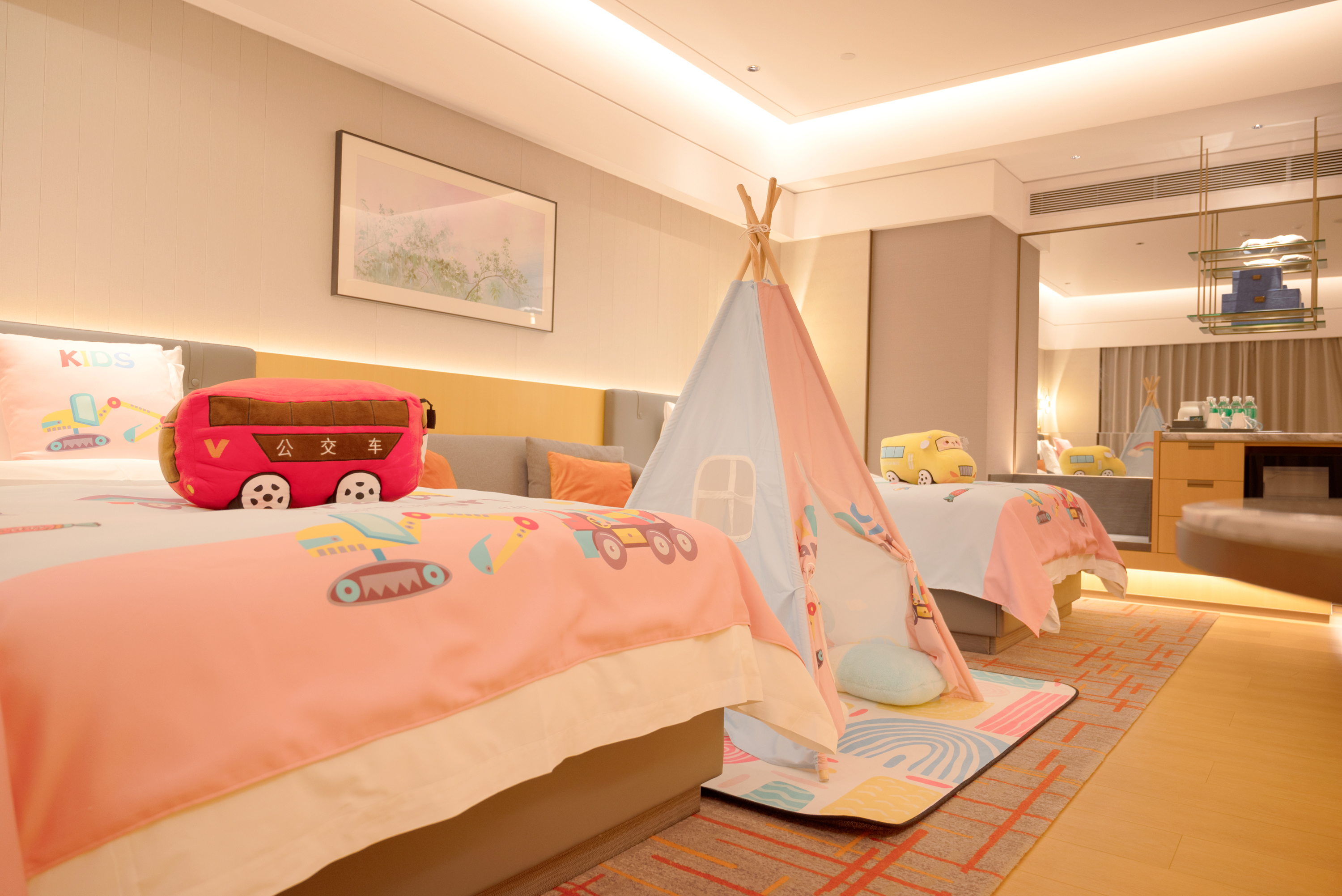 Guest room at the Wyndham Grand Zhaoqing Downtown in Zhaoqing, Other than US/Canada