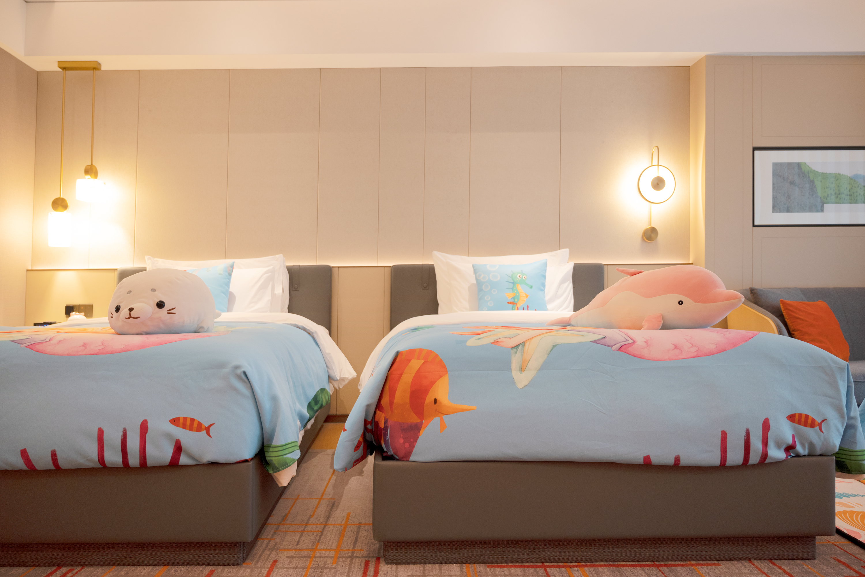 Guest room at the Wyndham Grand Zhaoqing Downtown in Zhaoqing, Other than US/Canada