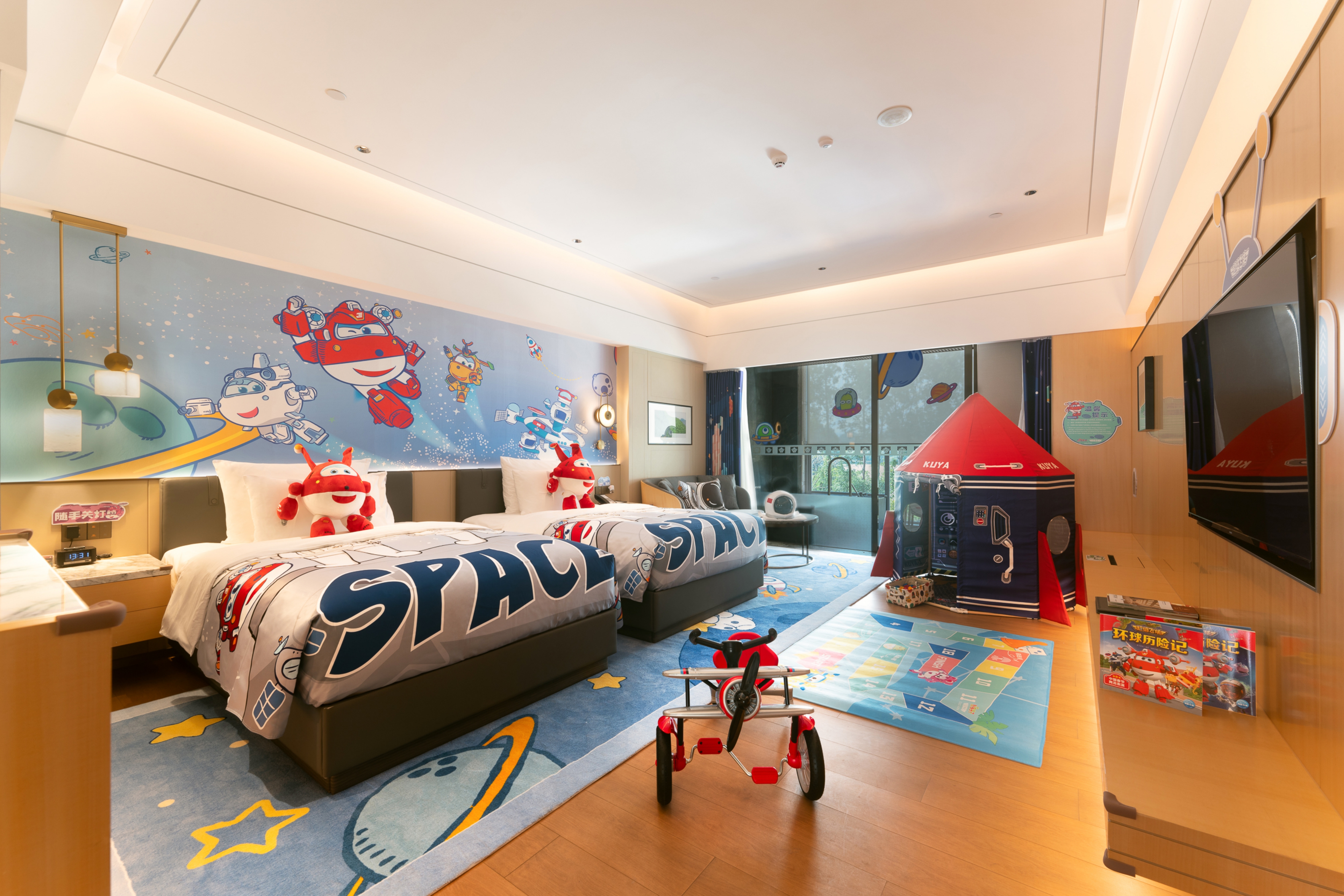 Guest room at the Wyndham Grand Zhaoqing Downtown in Zhaoqing, Other than US/Canada