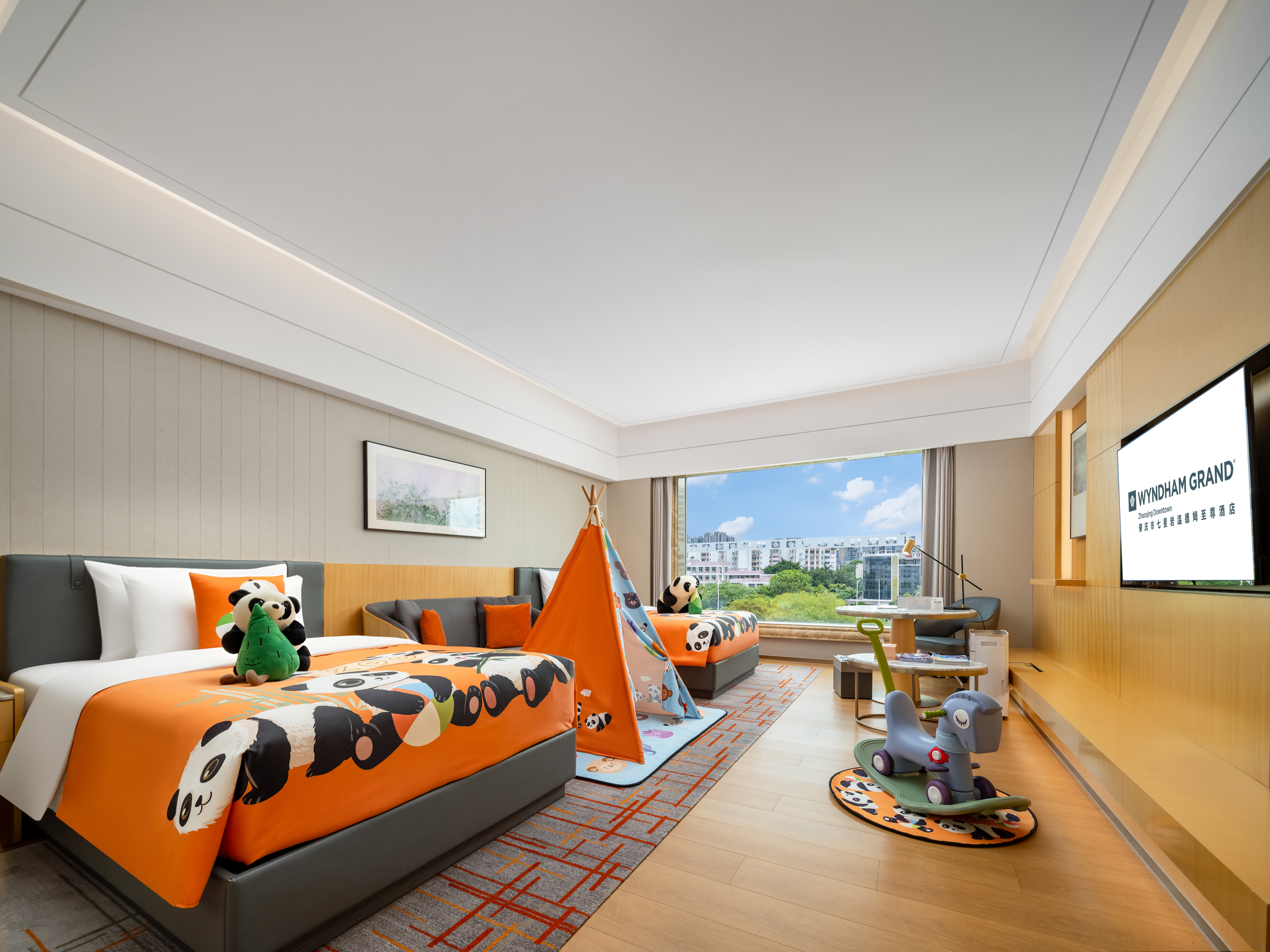 Guest room at the Wyndham Grand Zhaoqing Downtown in Zhaoqing, Other than US/Canada