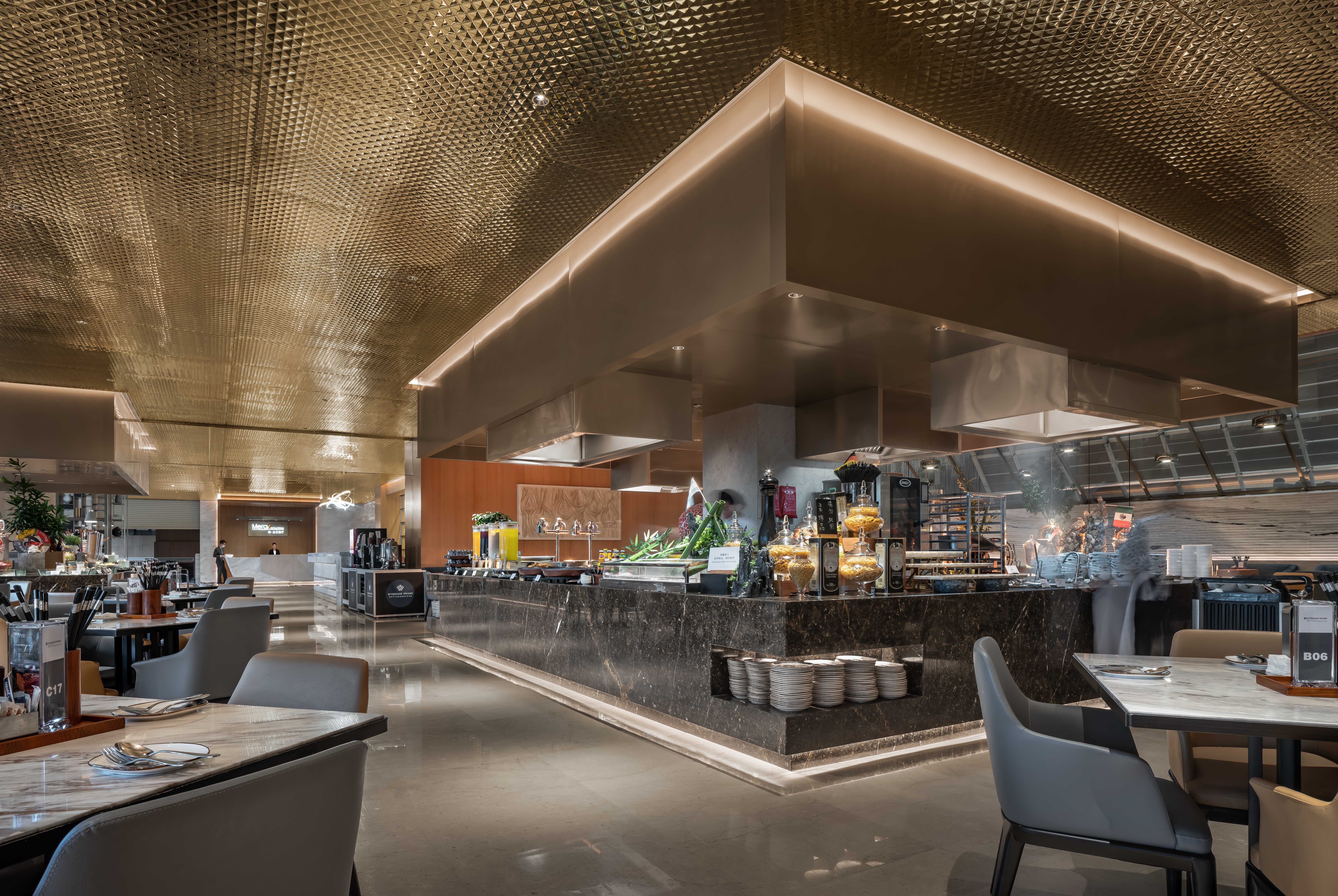 Wyndham Grand Zhaoqing Downtown restaurant in Zhaoqing, Other than US/Canada