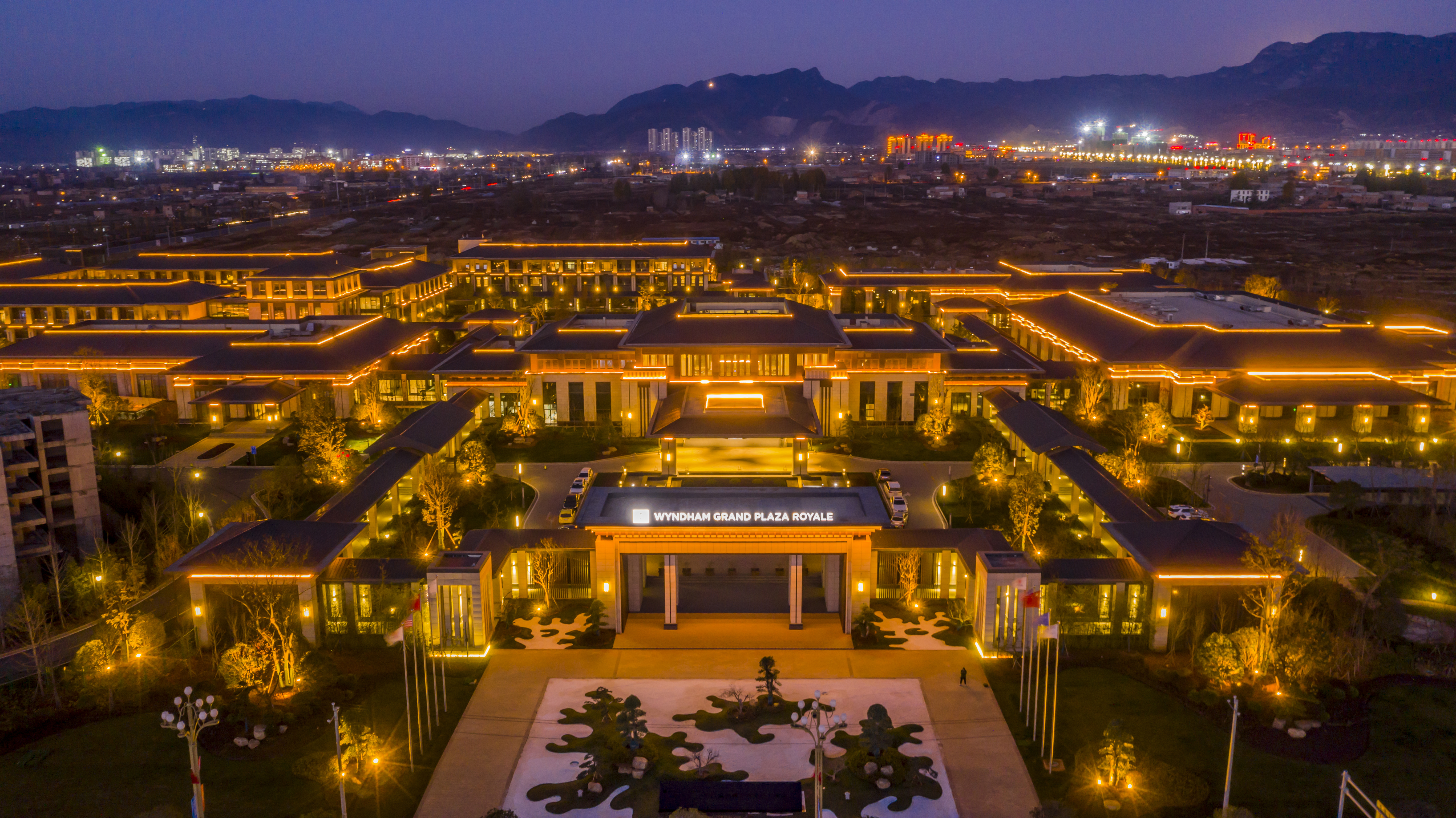 Exterior of Wyndham Grand Plaza Royale Zhaotong hotel in Zhaotong, Other than US/Canada
