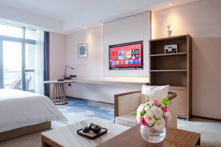 Guest room at the Wyndham Grand Plaza Royale Zhaotong in Zhaotong, Other than US/Canada