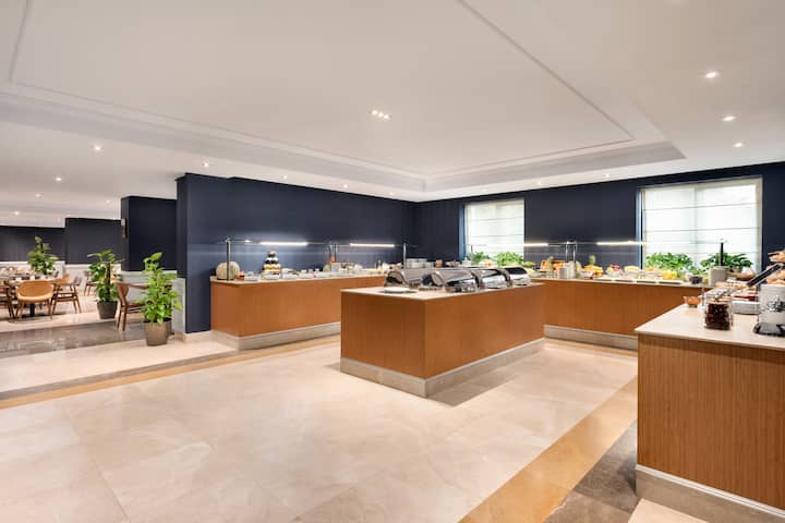 Free breakfast at Wyndham Grand Tbilisi in Tbilisi, Other than US/Canada