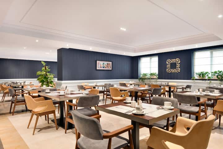 Free breakfast at Wyndham Grand Tbilisi in Tbilisi, Other than US/Canada