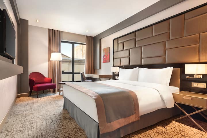 Wyndham Grand Tbilisi suite in Tbilisi, Other than US/Canada